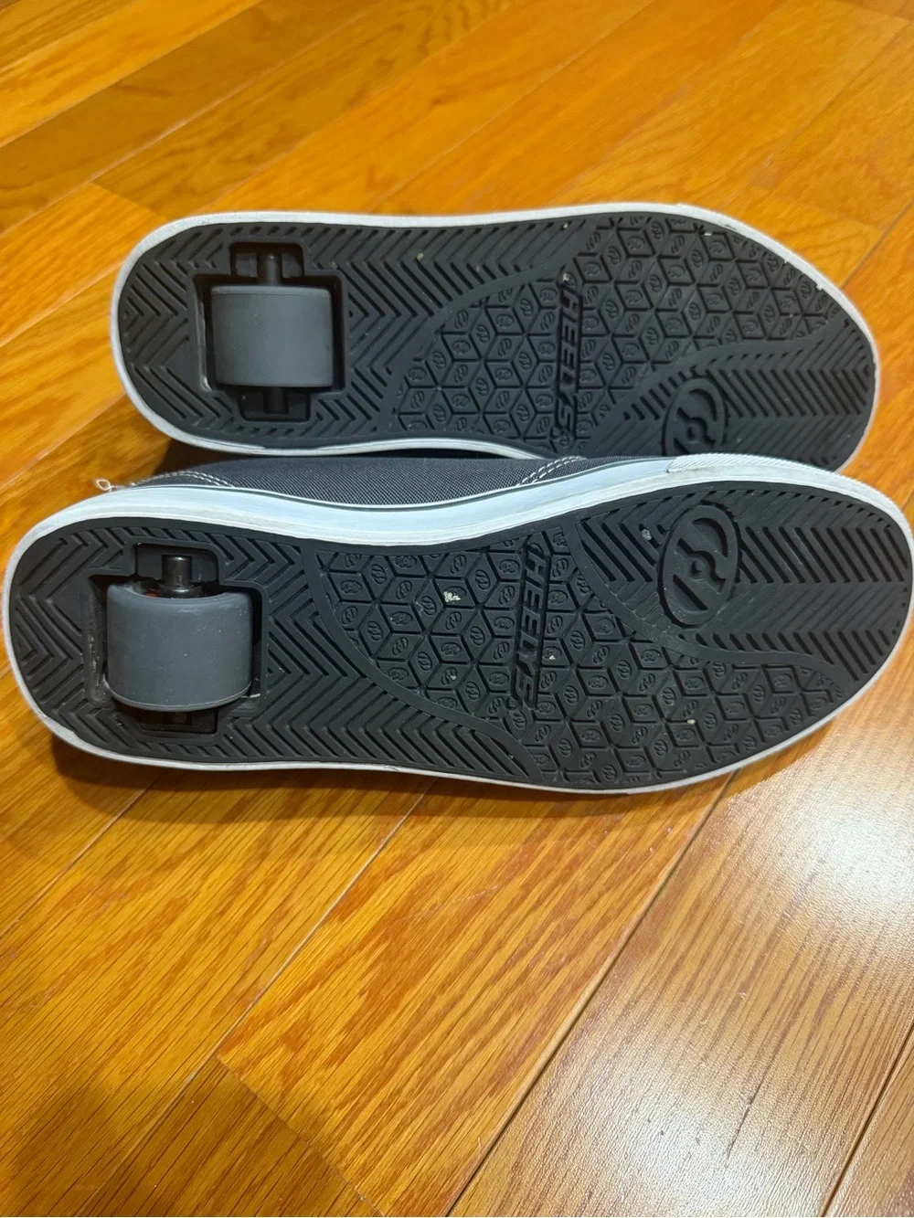 Vintage Heelys Black White Skate Shoes With Wheel Size 7